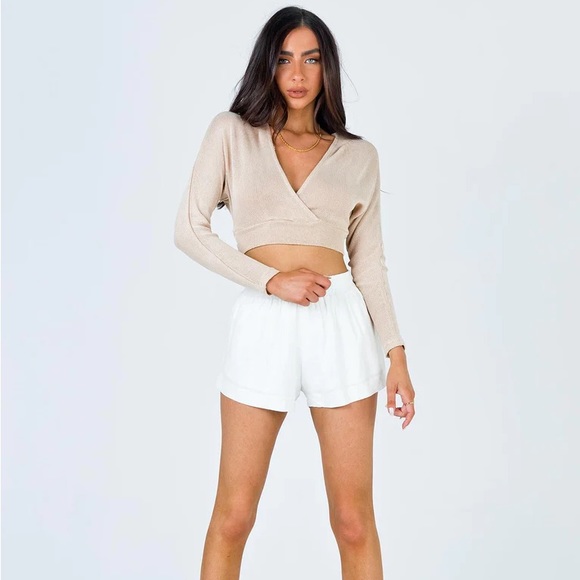 Princess Polly beach house off-white shorts - Picture 5 of 8